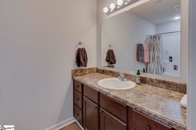 1122 E Lee Road, Taylors, SC 29687