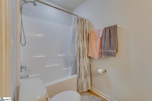 1122 E Lee Road, Taylors, SC 29687