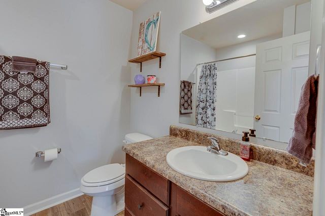 1122 E Lee Road, Taylors, SC 29687