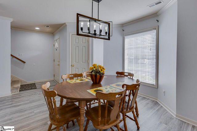 1122 E Lee Road, Taylors, SC 29687