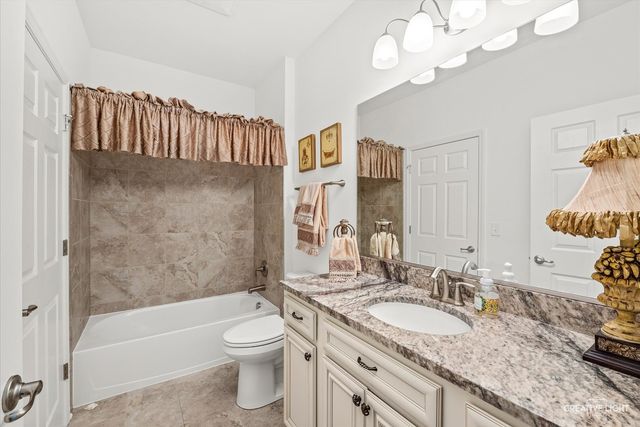 3923 Chesapeake Lane, Naperville, IL 60564