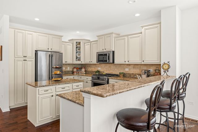 3923 Chesapeake Lane, Naperville, IL 60564