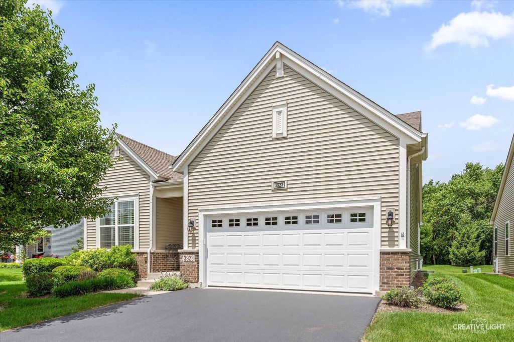 3923 Chesapeake Lane, Naperville, IL 60564