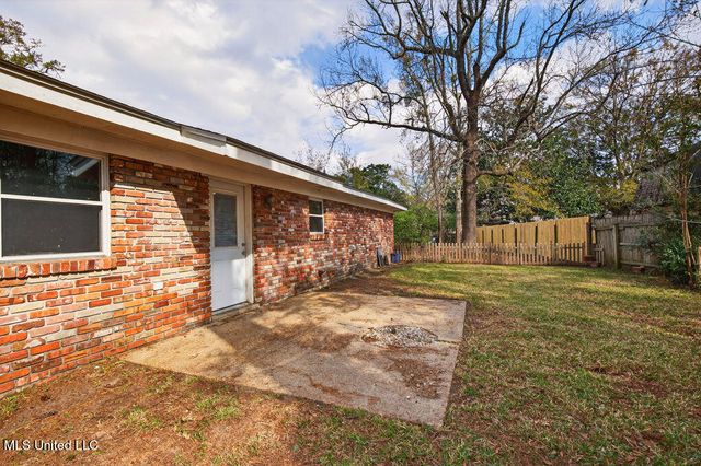 202 Ravens Court, Ocean Springs, MS 39564