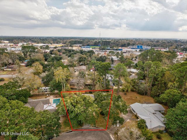 202 Ravens Court, Ocean Springs, MS 39564