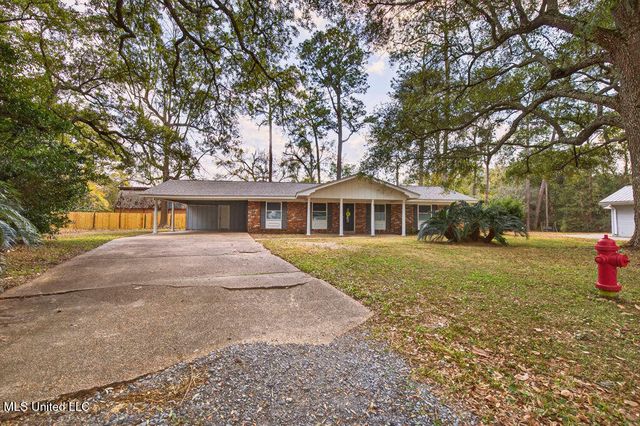 202 Ravens Court, Ocean Springs, MS 39564