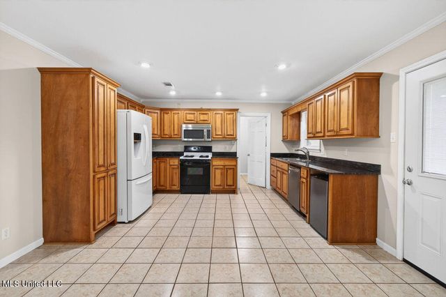 202 Ravens Court, Ocean Springs, MS 39564