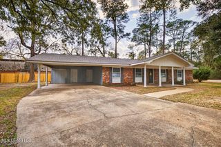 202 Ravens Court, Ocean Springs, MS 39564