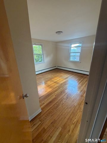 33 Franklin Street 2ND FLOOR, Middletown, CT 06457