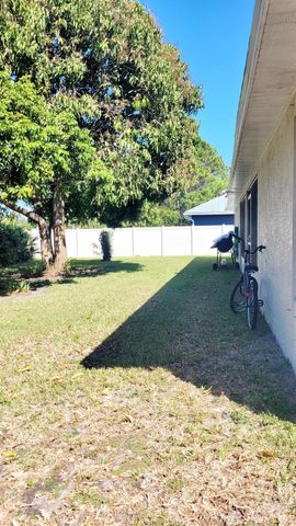 5180 NW Newark Lane NW, Port St Lucie, FL 34983