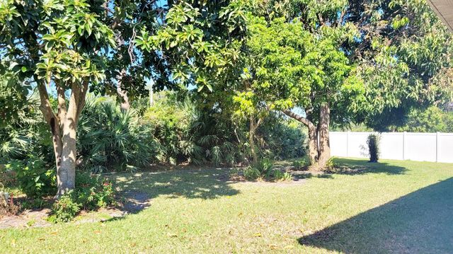 5180 NW Newark Lane NW, Port St Lucie, FL 34983