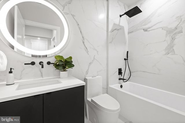 1208 M ST NW #52, Washington, DC 20005