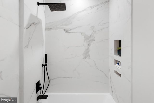 1208 M ST NW #52, Washington, DC 20005