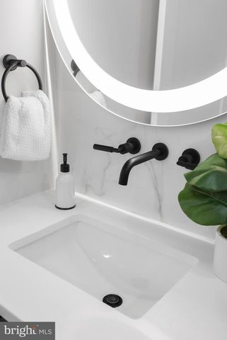 1208 M ST NW #52, Washington, DC 20005