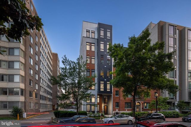 1208 M ST NW #52, Washington, DC 20005