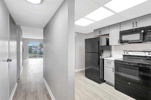 709 RUSSELL LANE C221, Brandon, FL 33510