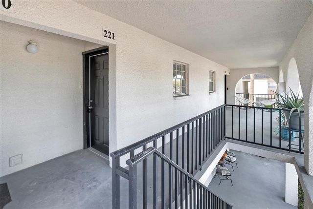 709 RUSSELL LANE C221, Brandon, FL 33510