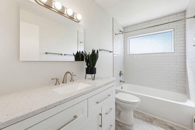 114 W Olin Avenue, Madison, WI 53715