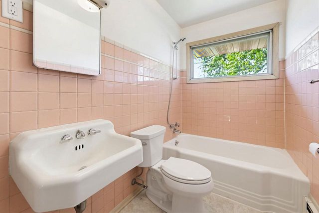 114 W Olin Avenue, Madison, WI 53715