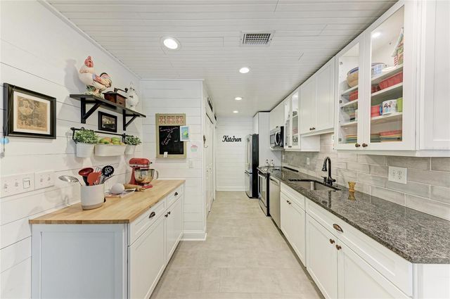 4512 CITATION LANE D, Sarasota, FL 34233
