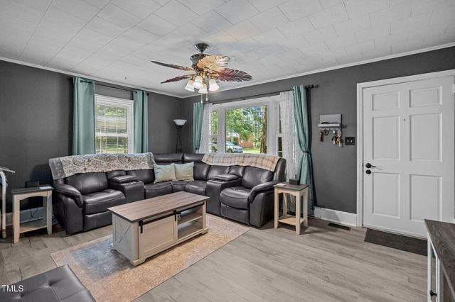 860 Nelson Street, Henderson, NC 27536