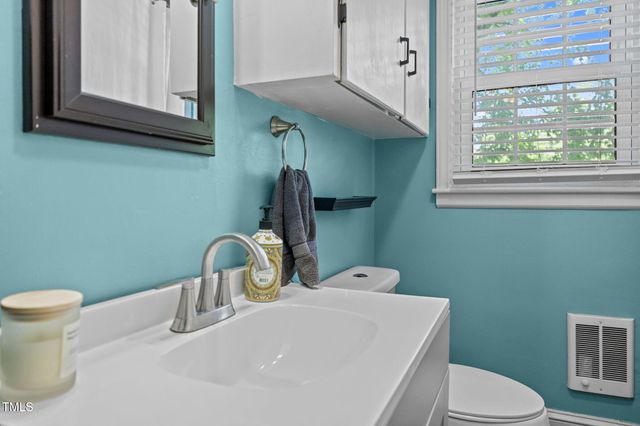 860 Nelson Street, Henderson, NC 27536