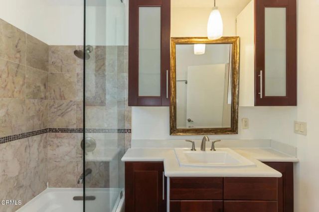 1932 Hilldale Drive, La Canada Flintridge, CA 91011