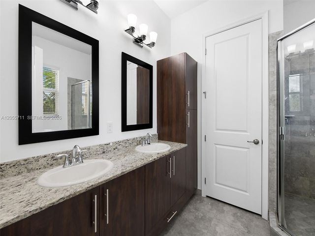 1732 NW 124th Pl, Pembroke Pines, FL 33028
