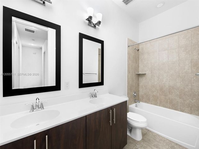 1732 NW 124th Pl, Pembroke Pines, FL 33028