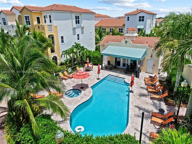 1732 NW 124th Pl, Pembroke Pines, FL 33028