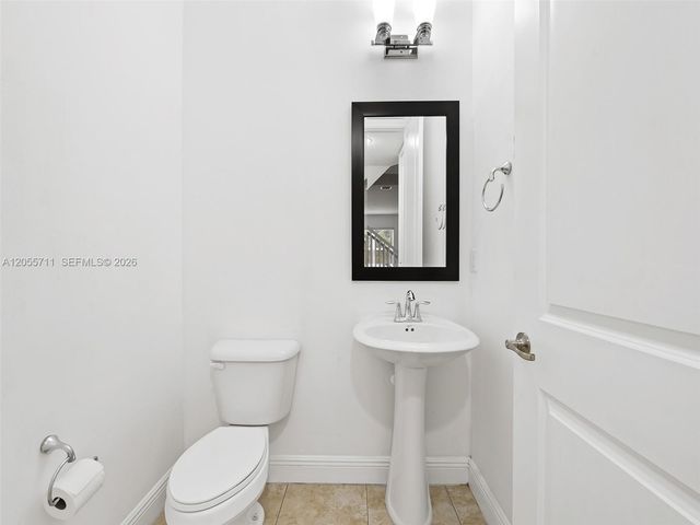 1732 NW 124th Pl, Pembroke Pines, FL 33028