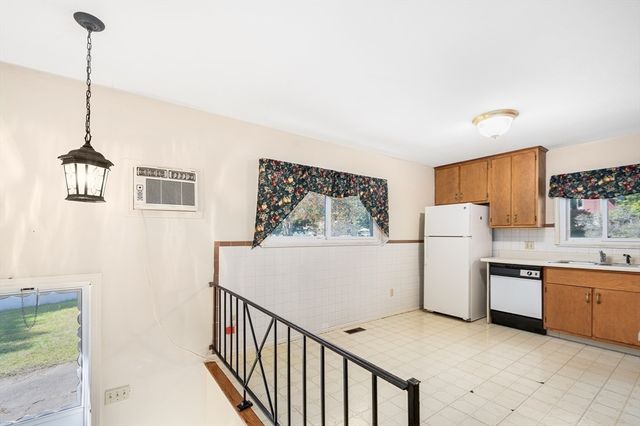 119 Susanne Drive, Northbridge, MA 01534