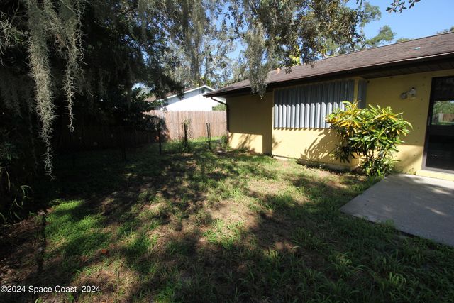 2168 Tarrytown Lane NE, Palm Bay, FL 32905