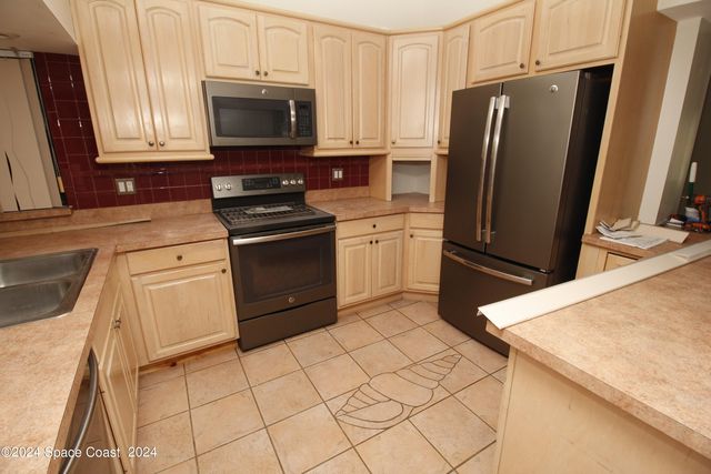 2168 Tarrytown Lane NE, Palm Bay, FL 32905