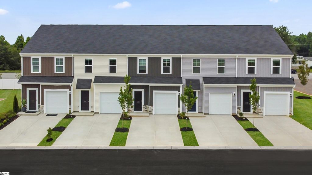 160 Randwick Lane, Greer, SC 29651