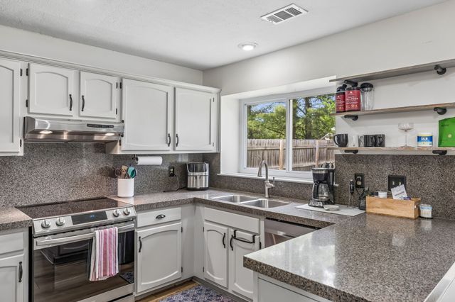 526 Creek Pt, Mount Juliet, TN 37122