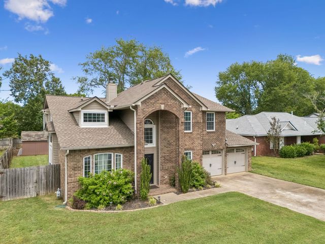 526 Creek Pt, Mount Juliet, TN 37122