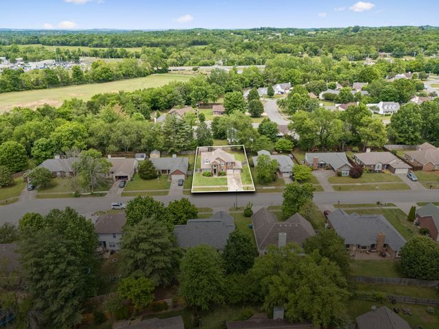 526 Creek Pt, Mount Juliet, TN 37122