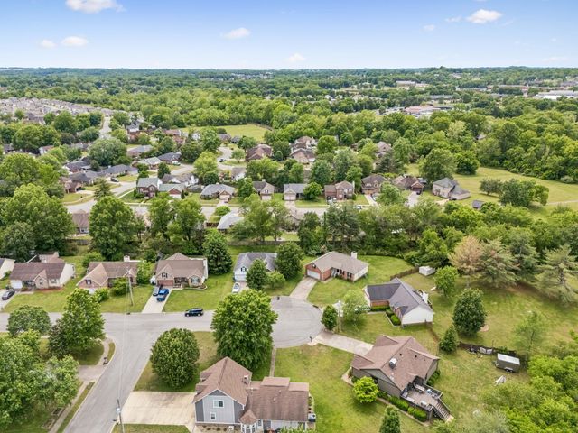526 Creek Pt, Mount Juliet, TN 37122