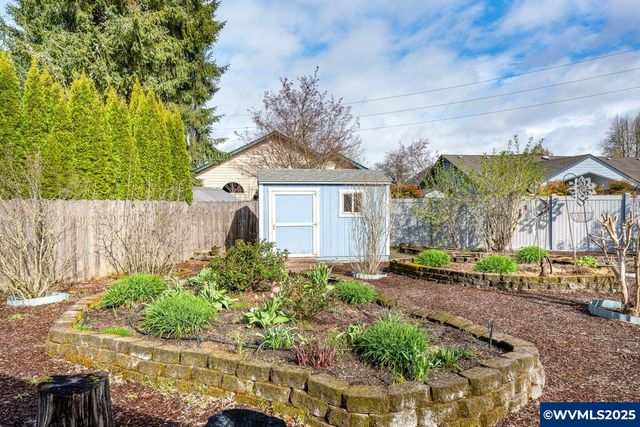 1095 33rd Av SW, Albany, OR 97321