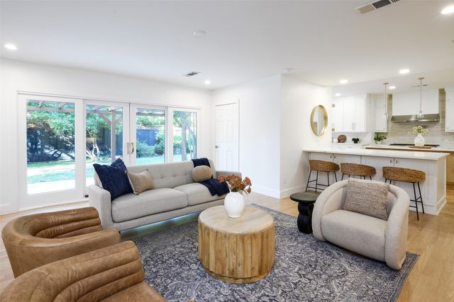 6021 Northwood Road, Dallas, TX 75225