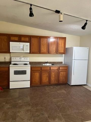 1614 Ryon Street B, Houston, TX 77009