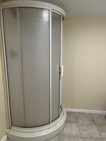 1614 Ryon Street B, Houston, TX 77009
