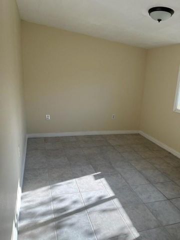 1614 Ryon Street B, Houston, TX 77009