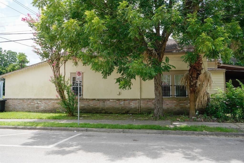 1614 Ryon Street B, Houston, TX 77009