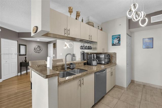 17125 N Bay Road 3204, Sunny Isles Beach, FL 33160