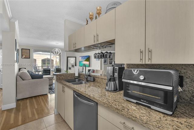 17125 N Bay Road 3204, Sunny Isles Beach, FL 33160