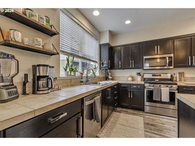 10818 Ne RED WING Way 202, Hillsboro, OR 97006