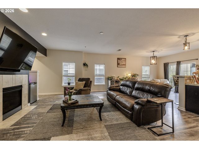 10818 Ne RED WING Way 202, Hillsboro, OR 97006