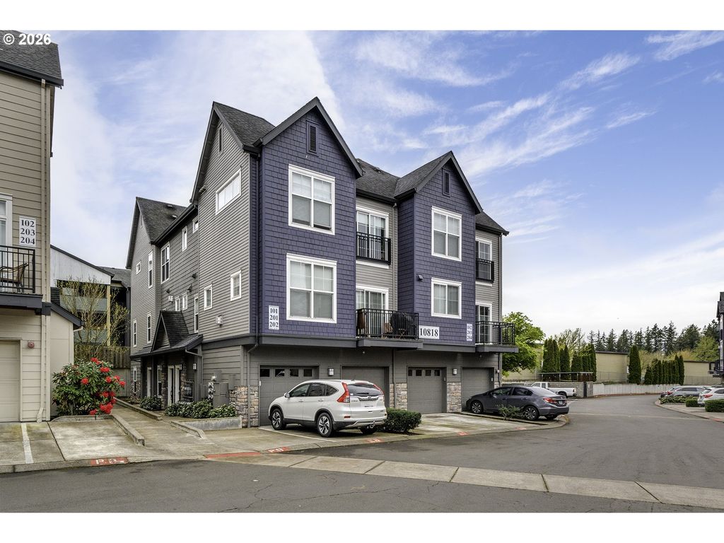 10818 Ne RED WING Way 202, Hillsboro, OR 97006
